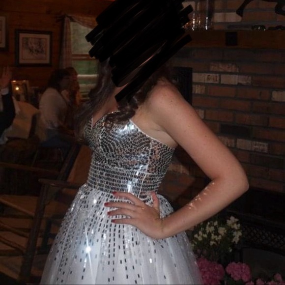 Prom Dress! - Picture 2 of 6